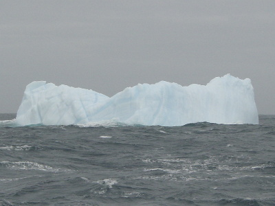 iceberg2.jpg (40K)